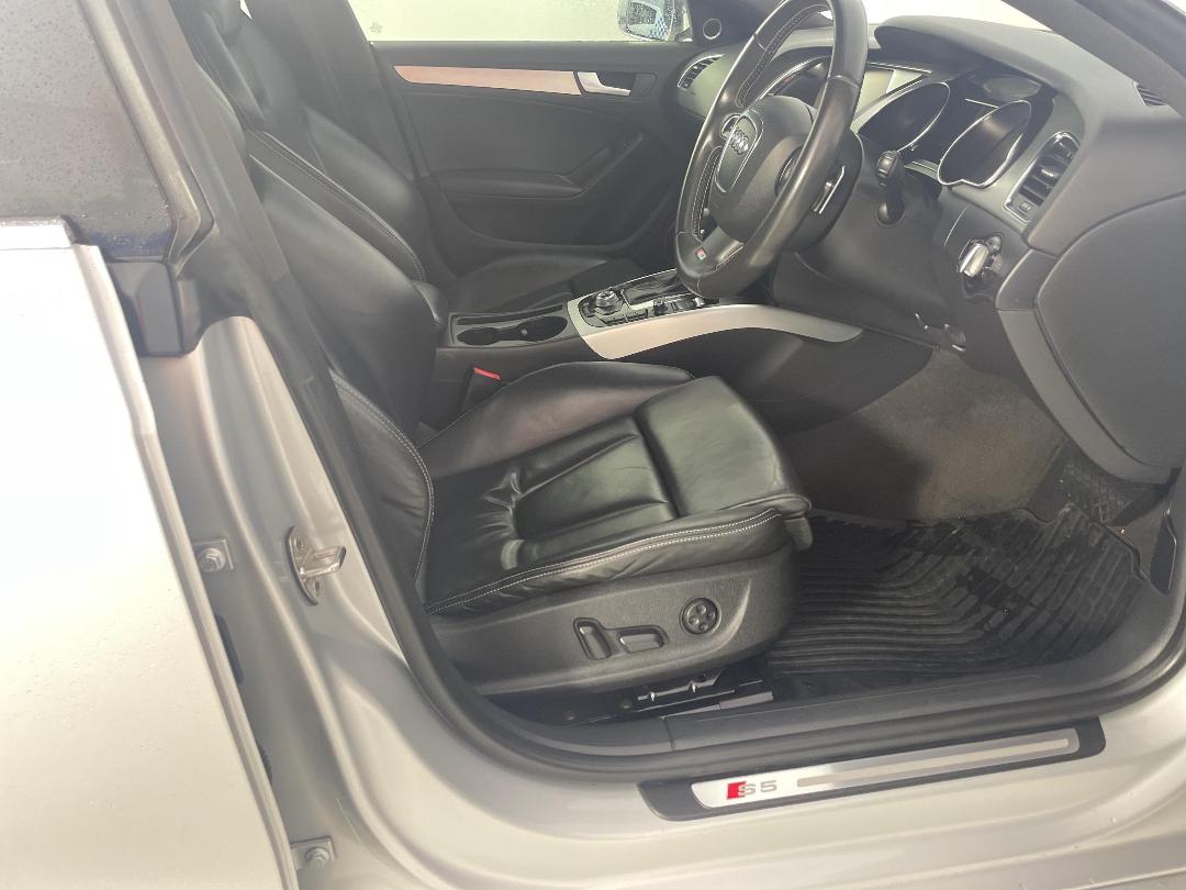 Photo '16' of Audi S5 Photo '16' of Audi S5