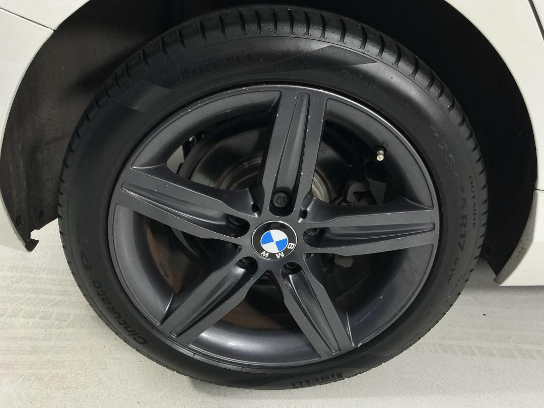 Photo '12' of BMW 1 Series Photo '12' of BMW 1 Series