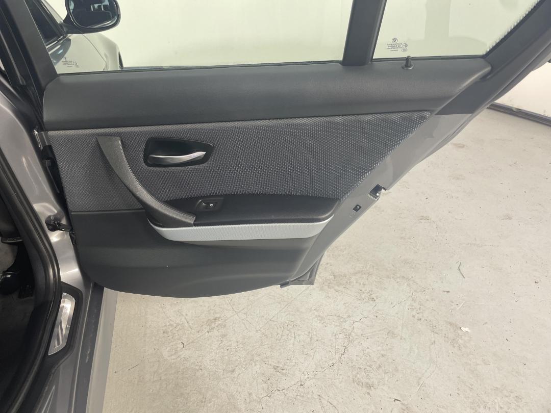 Photo '19' of BMW 3 Series