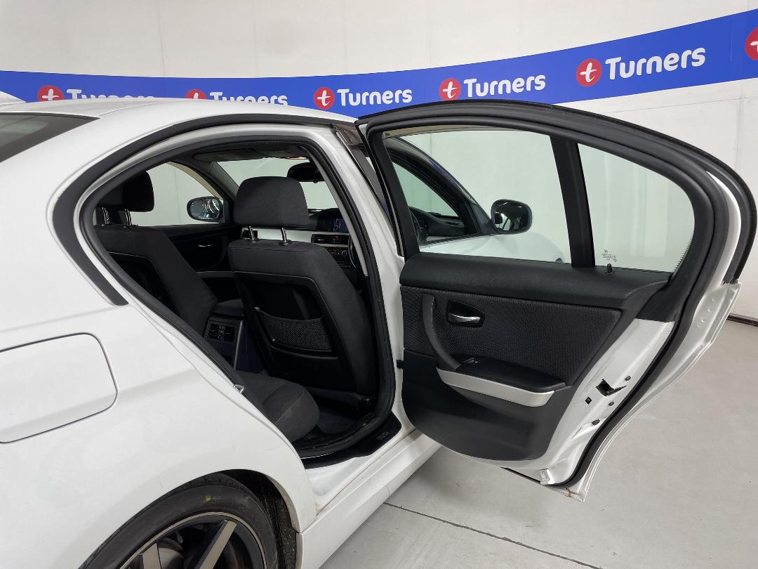 Photo '17' of BMW 320I Photo '17' of BMW 320I