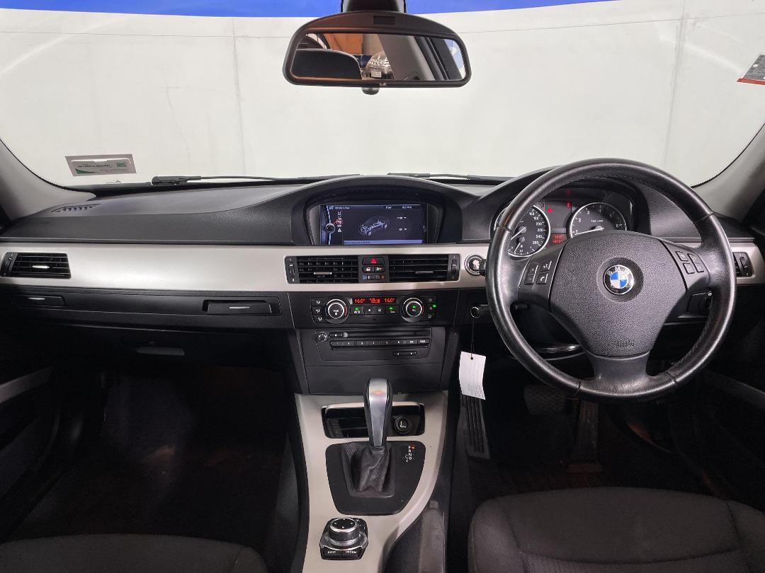 Photo '15' of BMW 320I Photo '15' of BMW 320I