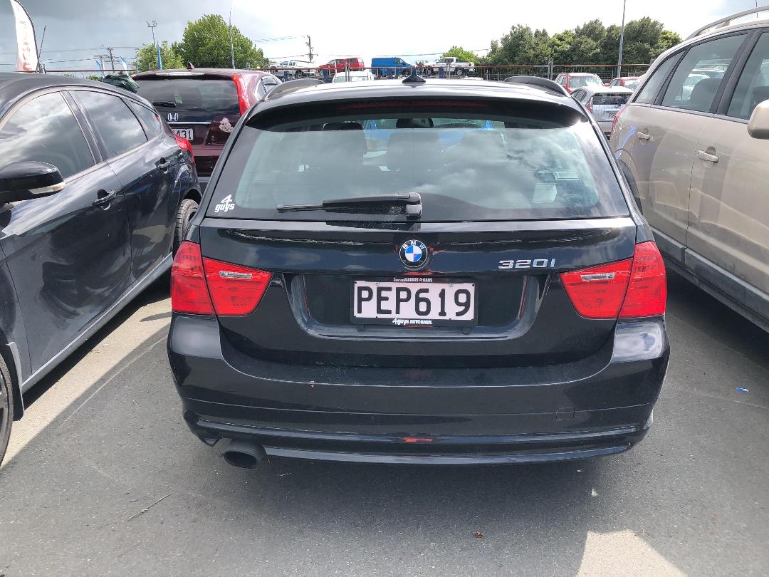 Photo '8' of BMW 320I Touring Photo '8' of BMW 320I Touring