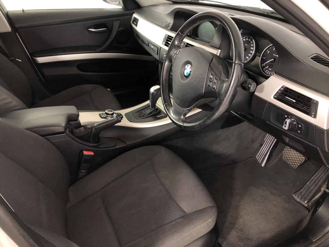 Photo '16' of BMW 320I