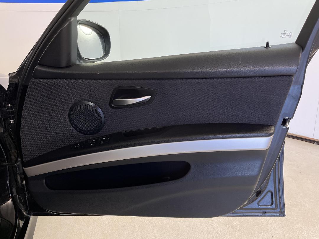 Photo '15' of BMW 320I