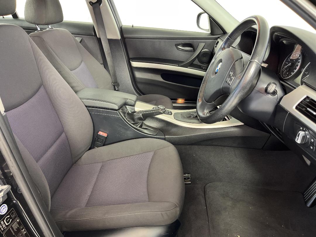 Photo '16' of BMW 320I