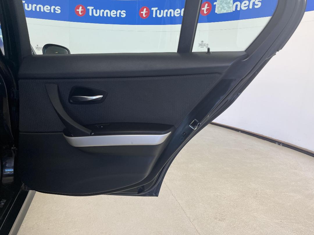 Photo '19' of BMW 320I