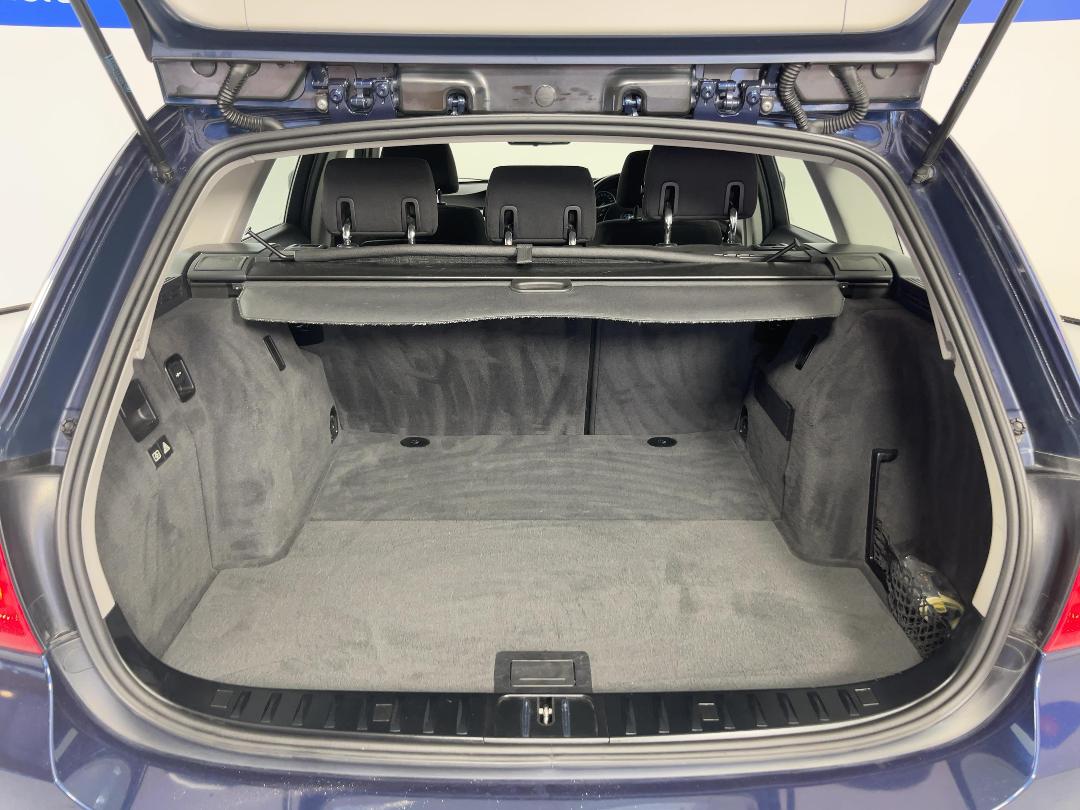 Photo '14' of BMW 320I