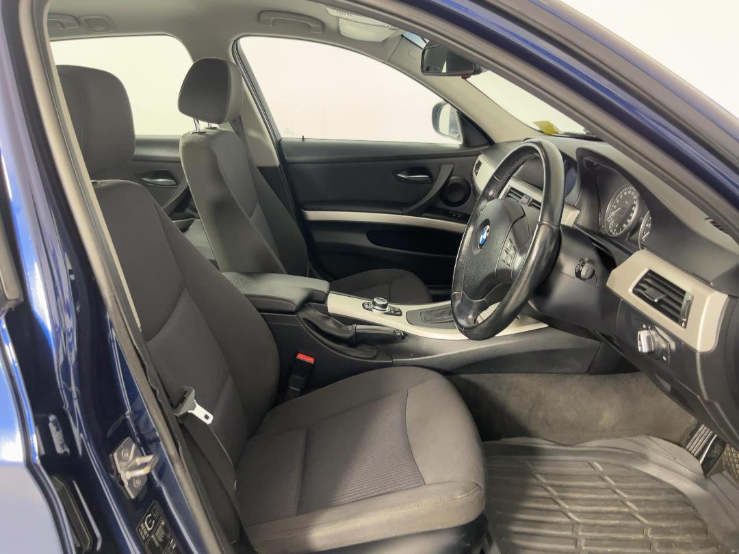 Photo '16' of BMW 320I