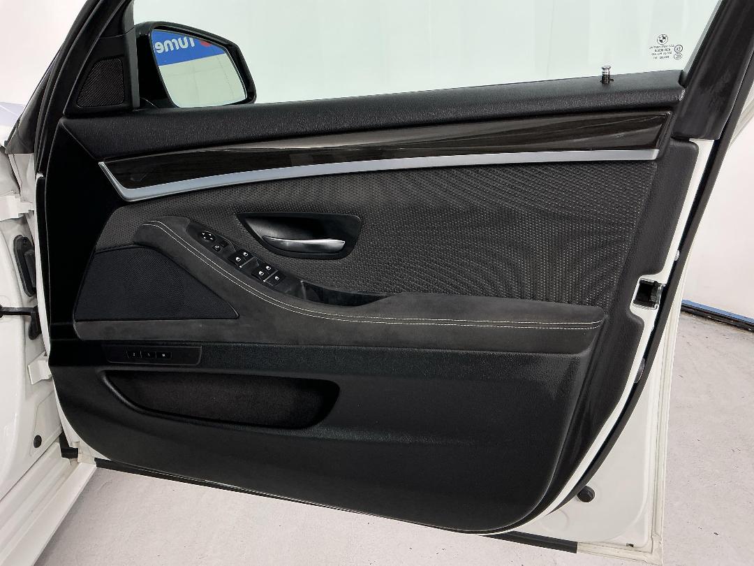 Photo '15' of BMW 523I Photo '15' of BMW 523I