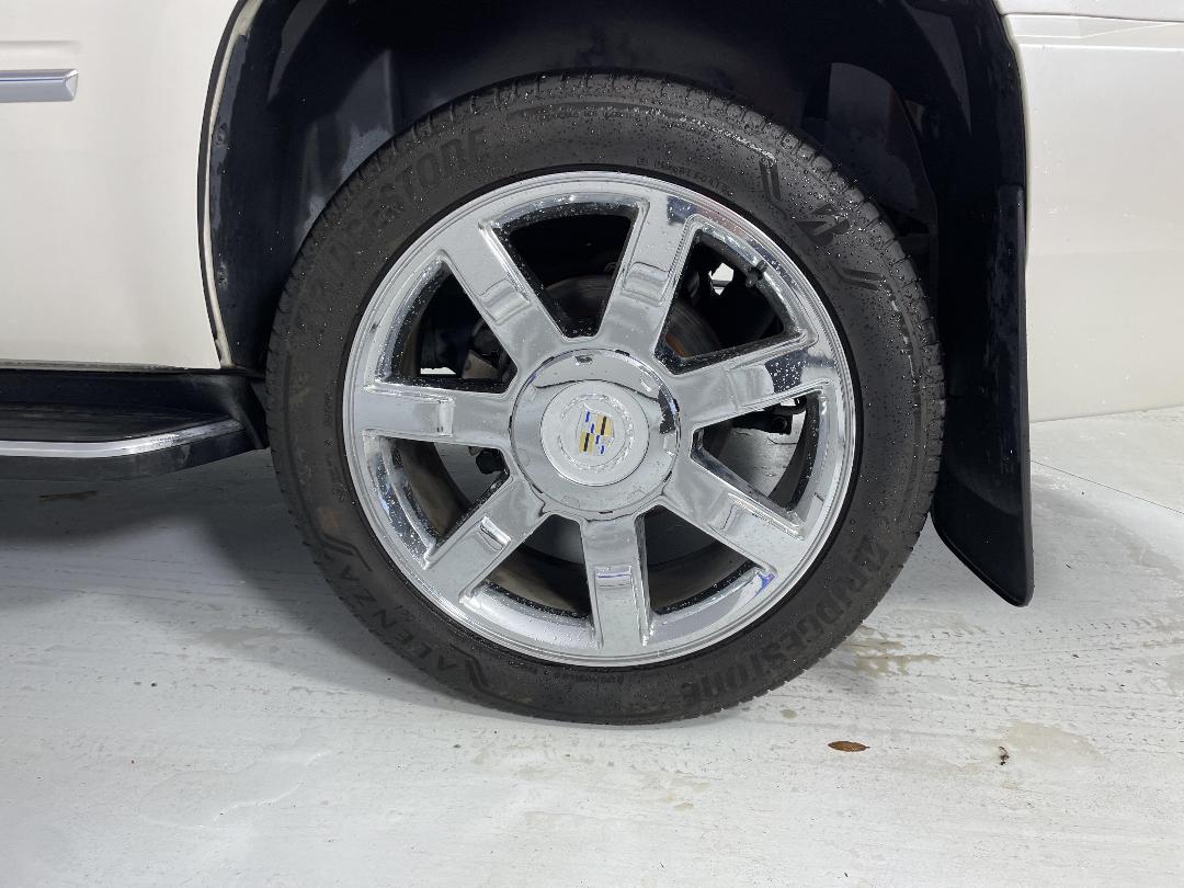 Photo '11' of Cadillac Escalade