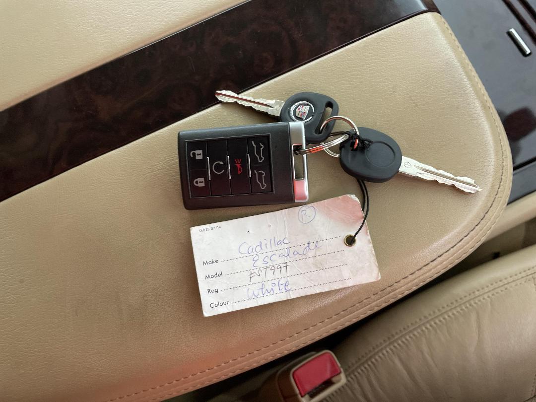 Photo '22' of Cadillac Escalade