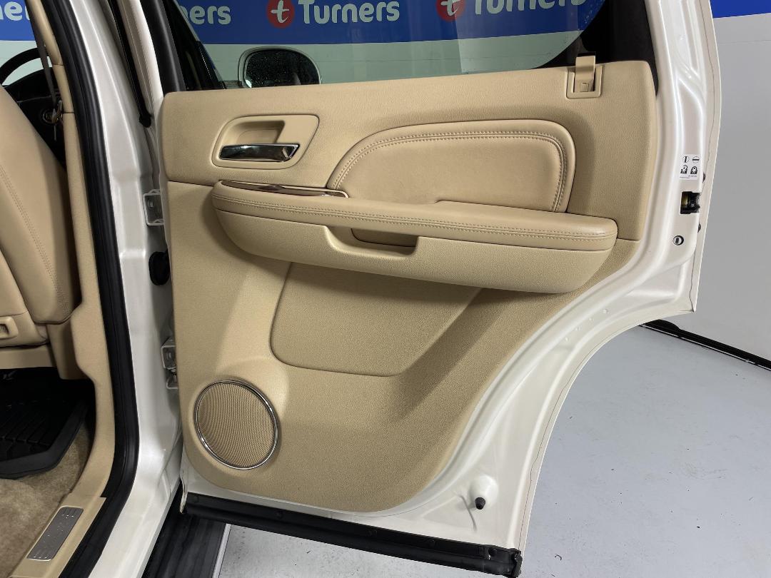 Photo '19' of Cadillac Escalade