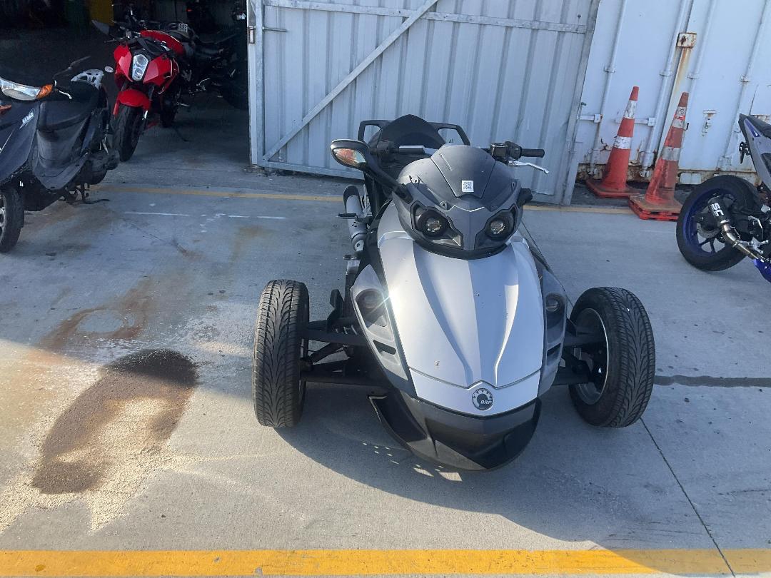 Photo '2' of CAN-AM Spyder Roadster RS