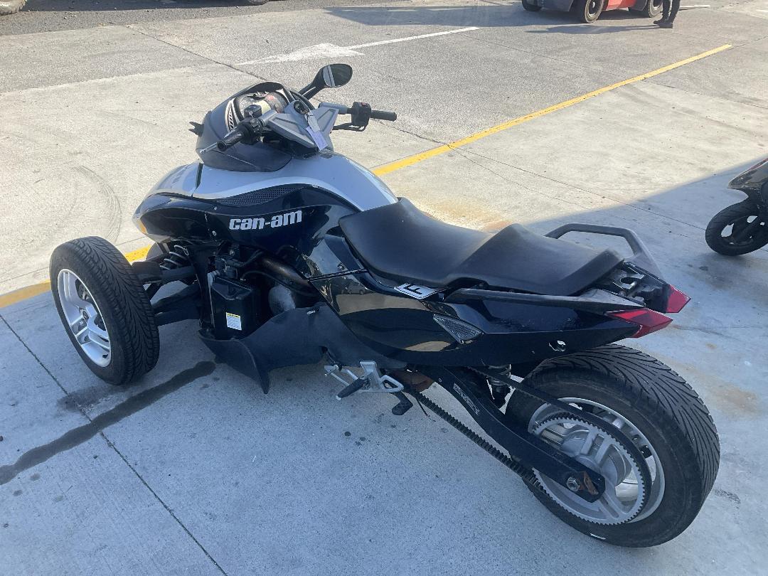 Photo '5' of CAN-AM Spyder Roadster RS