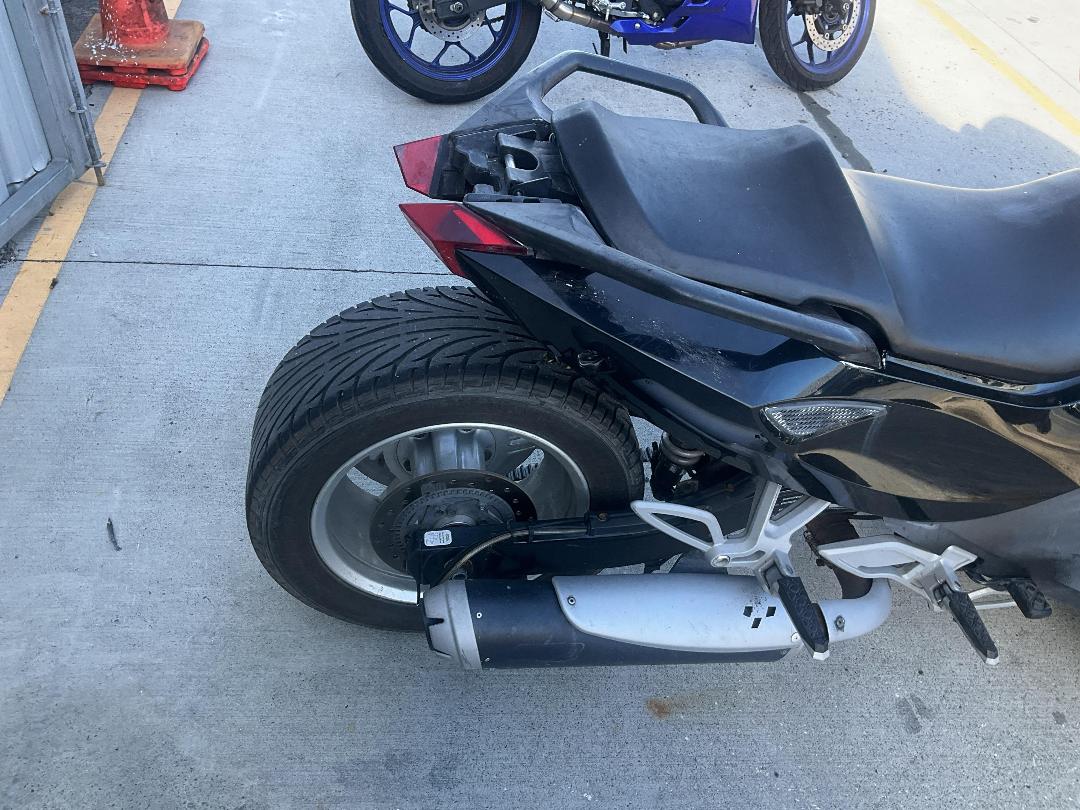 Photo '11' of CAN-AM Spyder Roadster RS