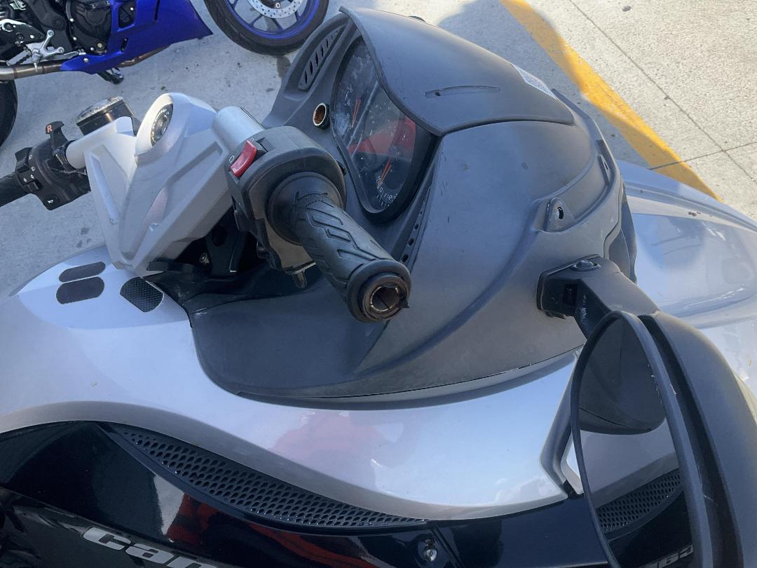 Photo '16' of CAN-AM Spyder Roadster RS