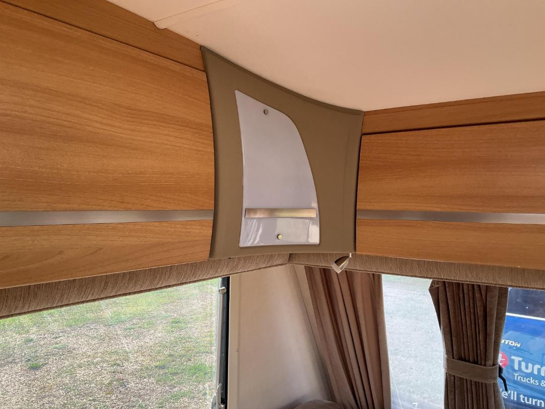Photo '32' of COACHMAN 520 Caravan - Single Photo '32' of COACHMAN 520 Caravan - Single