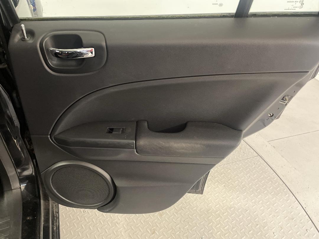 Photo '17' of Dodge Caliber SXT