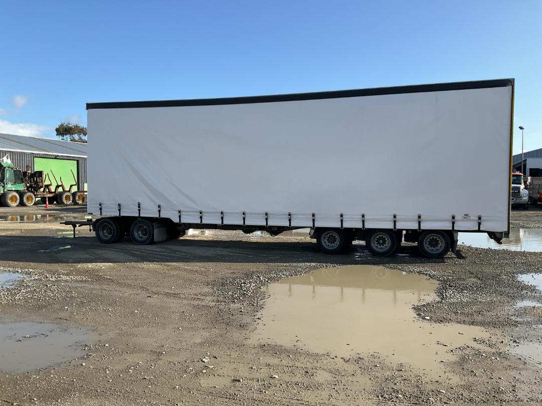 Photo '7' of Factory Built Jackson Curtainsider Full Photo '7' of Factory Built Jackson Curtainsider Full