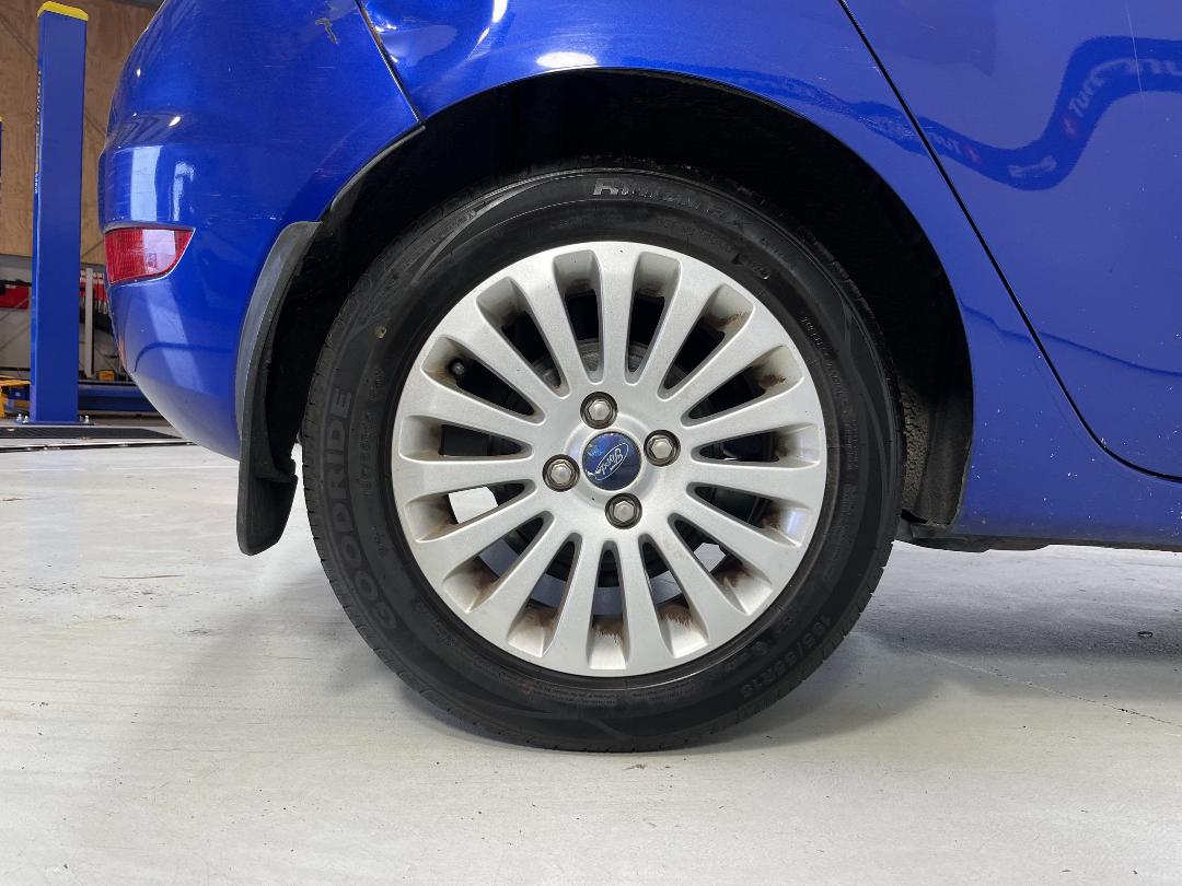 Photo '12' of Ford Fiesta