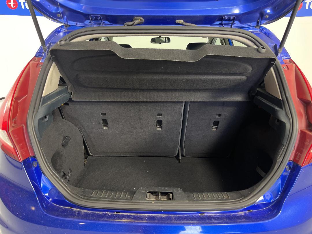 Photo '14' of Ford Fiesta