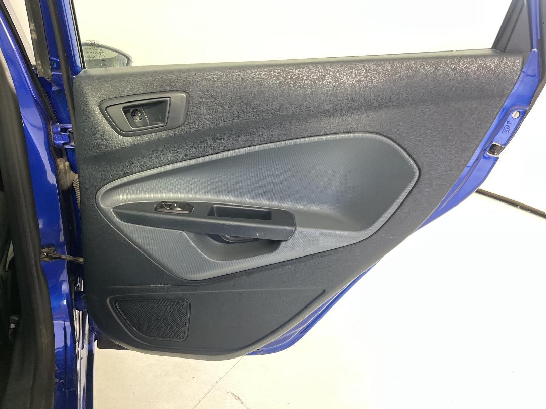 Photo '19' of Ford Fiesta