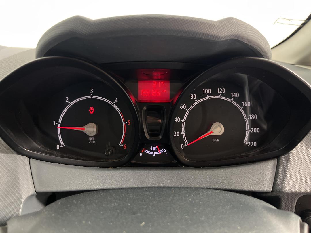 Photo '21' of Ford Fiesta