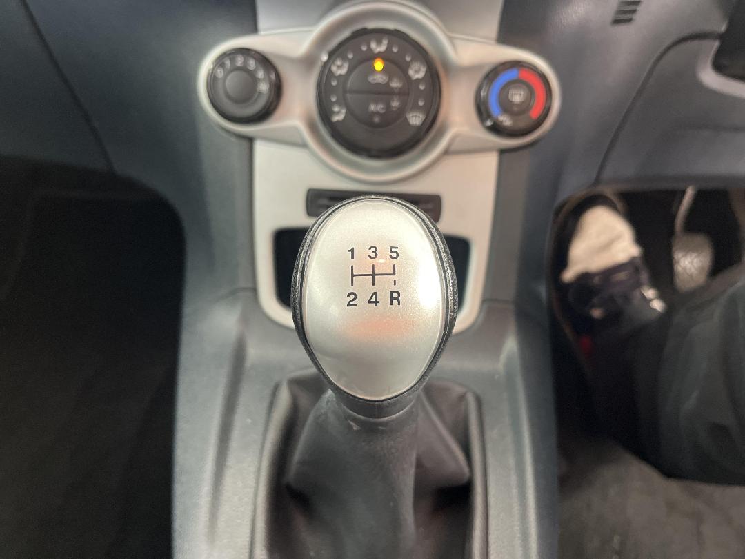 Photo '27' of Ford Fiesta