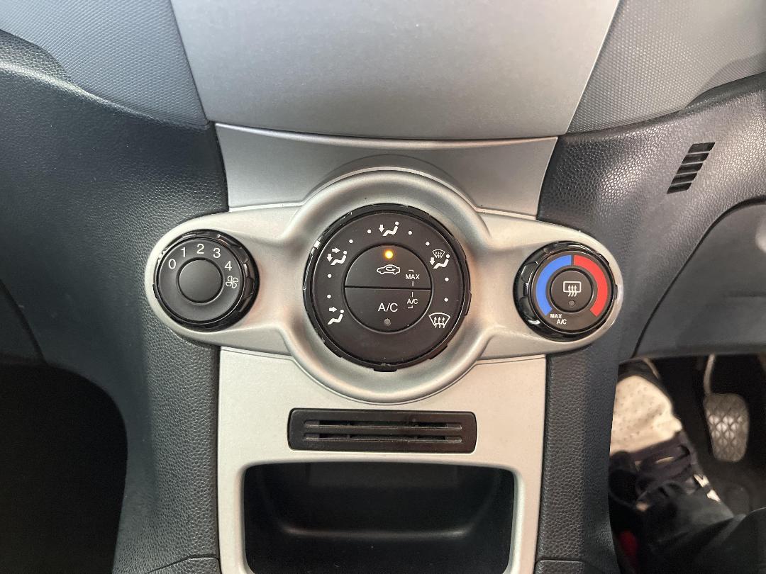 Photo '26' of Ford Fiesta