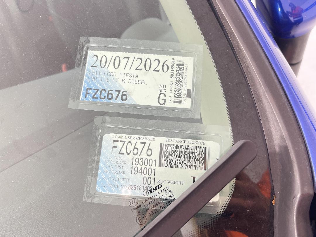 Photo '29' of Ford Fiesta