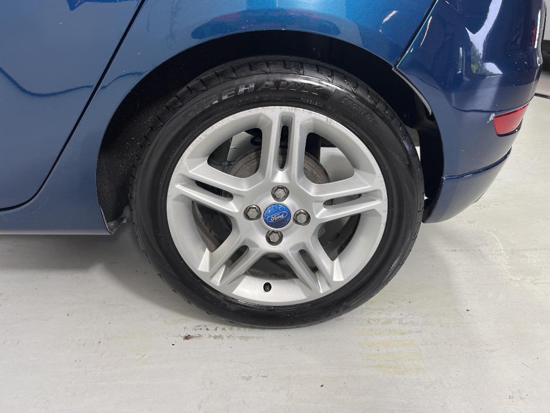 Photo '11' of Ford Fiesta