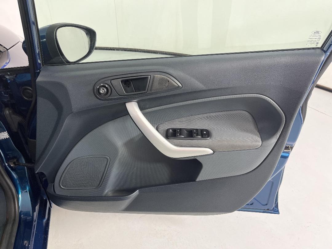 Photo '15' of Ford Fiesta