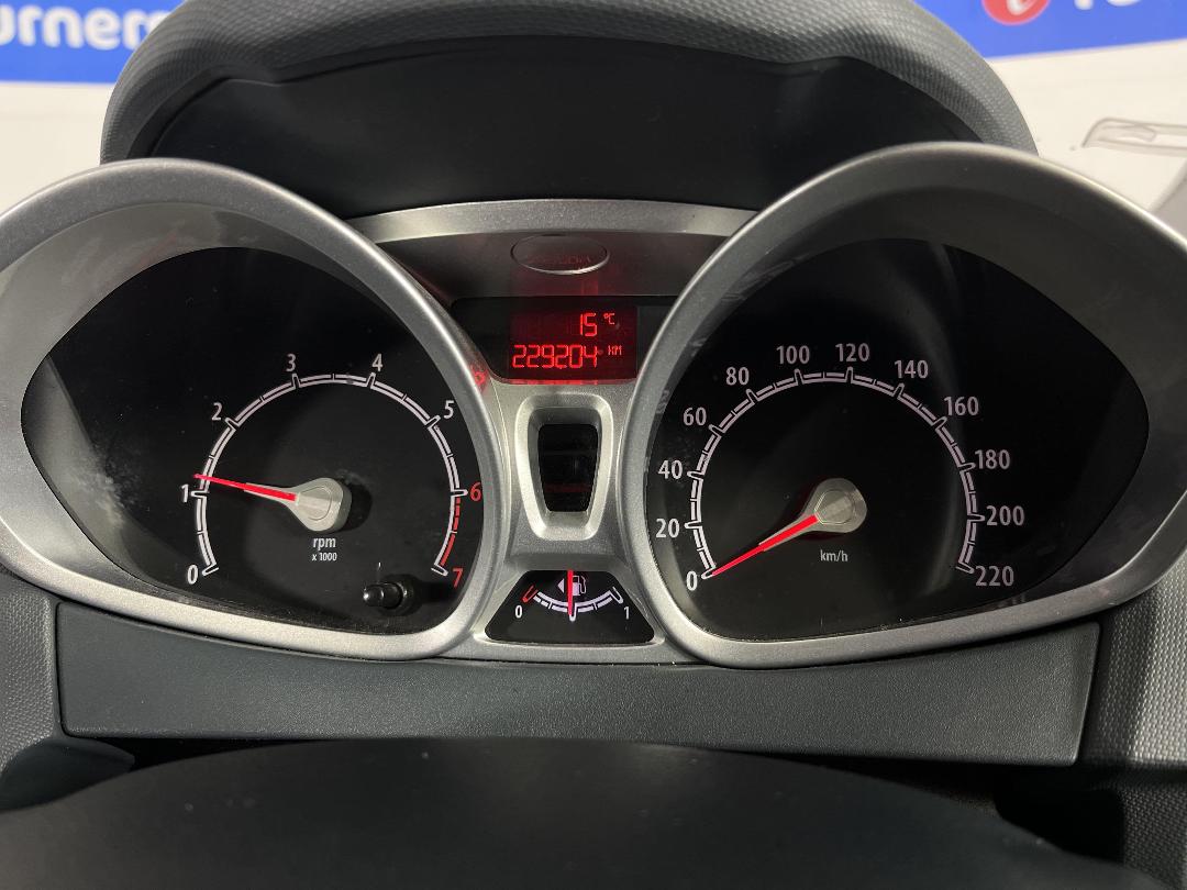 Photo '21' of Ford Fiesta