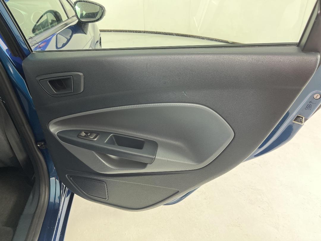 Photo '19' of Ford Fiesta