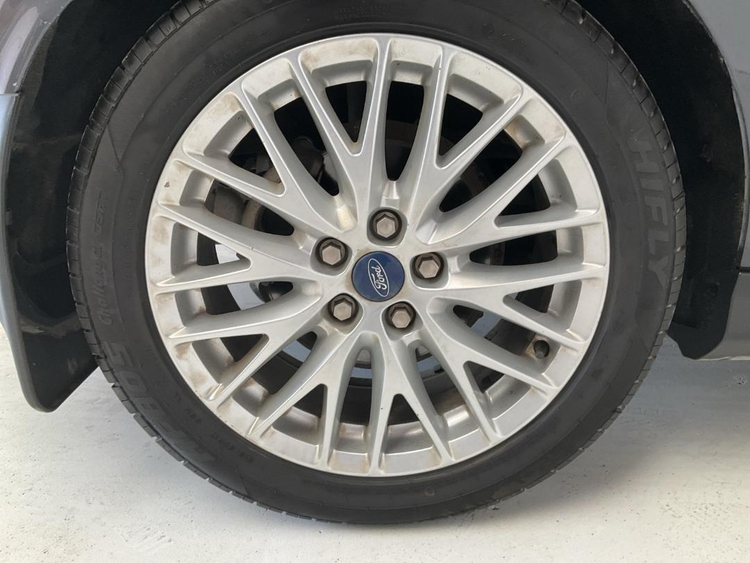 Photo '12' of Ford Focus