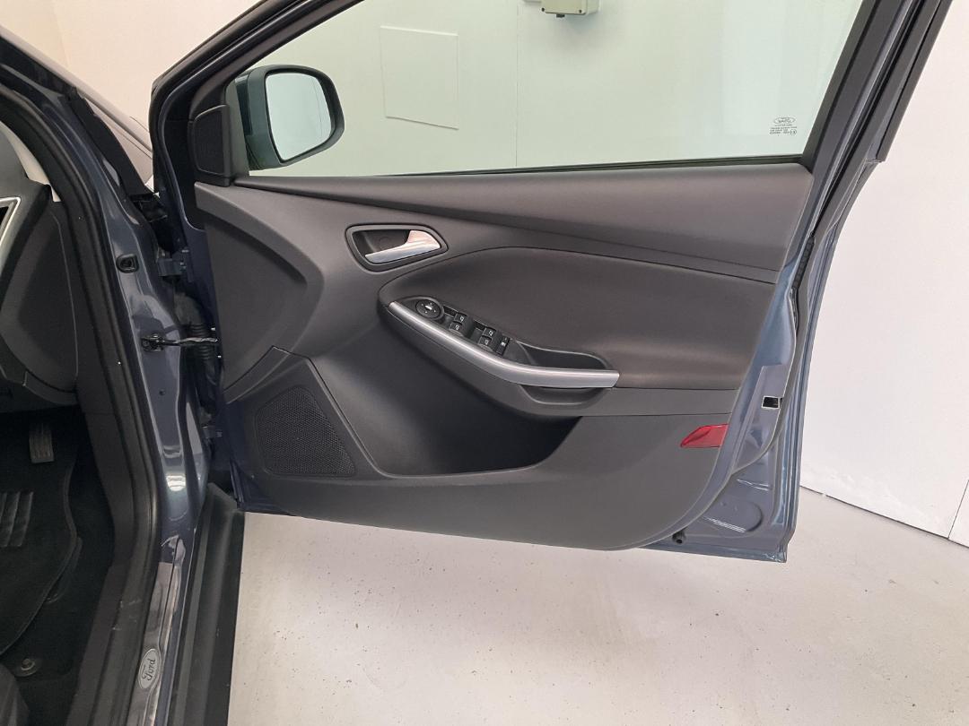 Photo '15' of Ford Focus