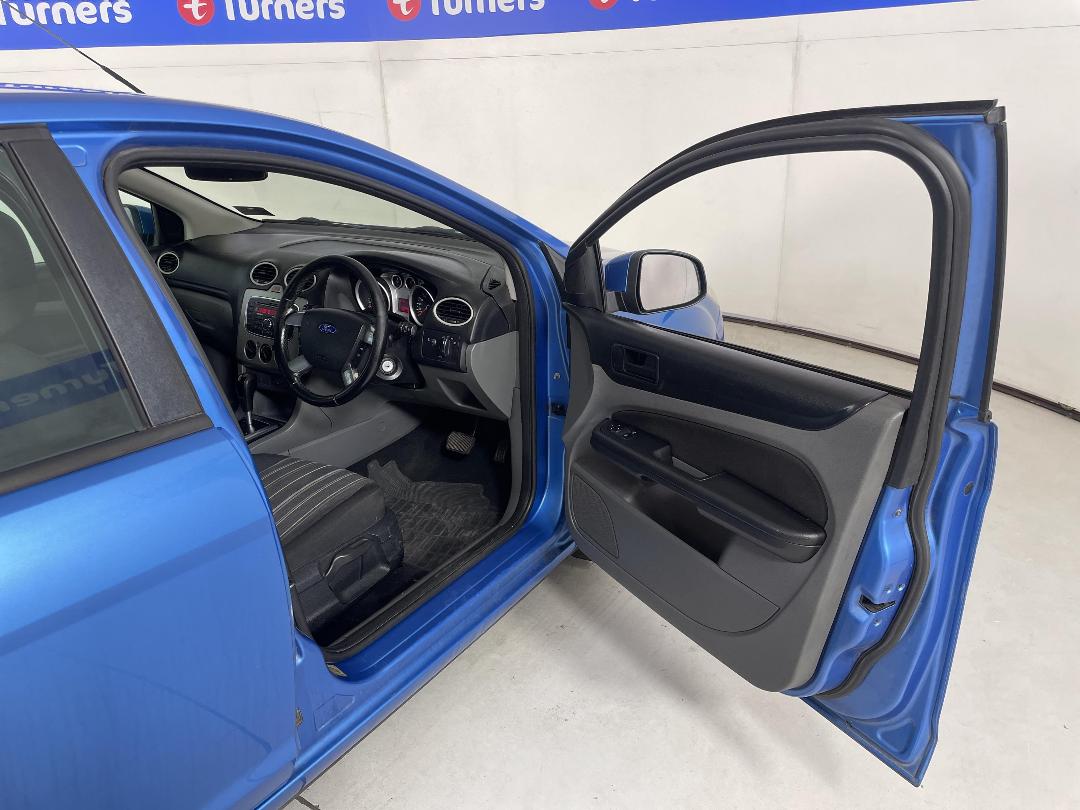 Photo '15' of Ford Focus Photo '15' of Ford Focus