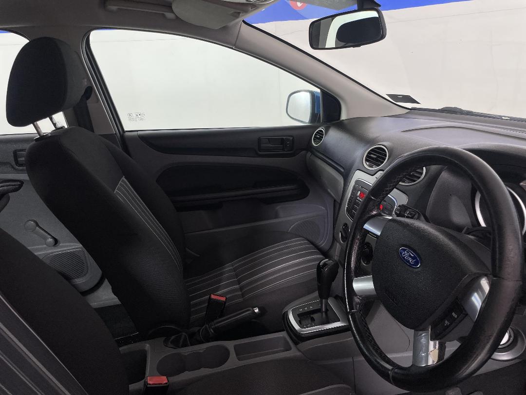 Photo '16' of Ford Focus Photo '16' of Ford Focus