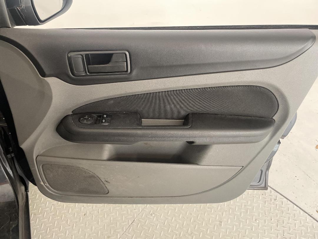 Photo '15' of Ford Focus Photo '15' of Ford Focus