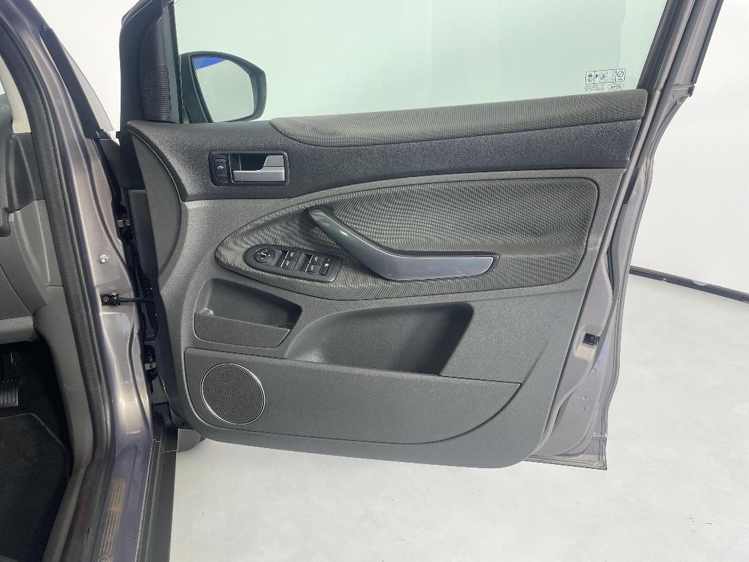 Photo '15' of Ford Kuga Photo '15' of Ford Kuga