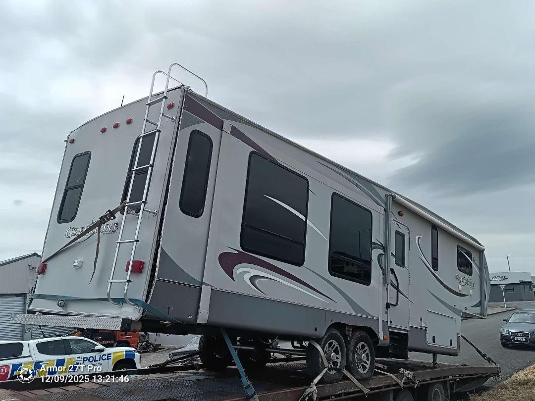 Photo '2' of Heartland Greystone Caravan - Single Photo '2' of Heartland Greystone Caravan - Single