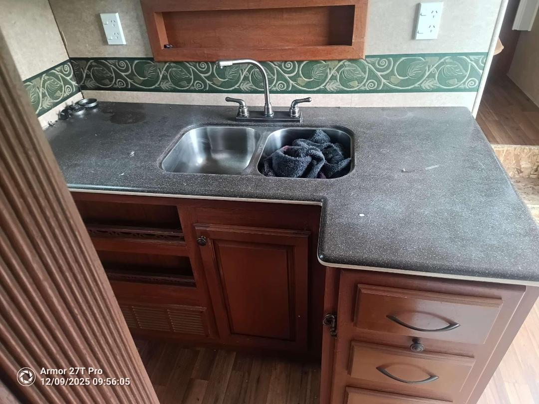 Photo '10' of Heartland Greystone Caravan - Single Photo '10' of Heartland Greystone Caravan - Single