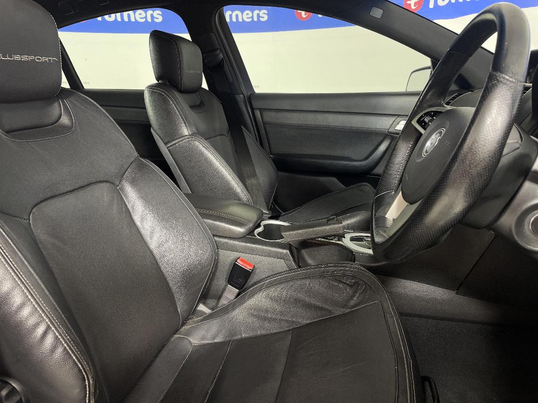 Photo '16' of Holden Commodore Photo '16' of Holden Commodore