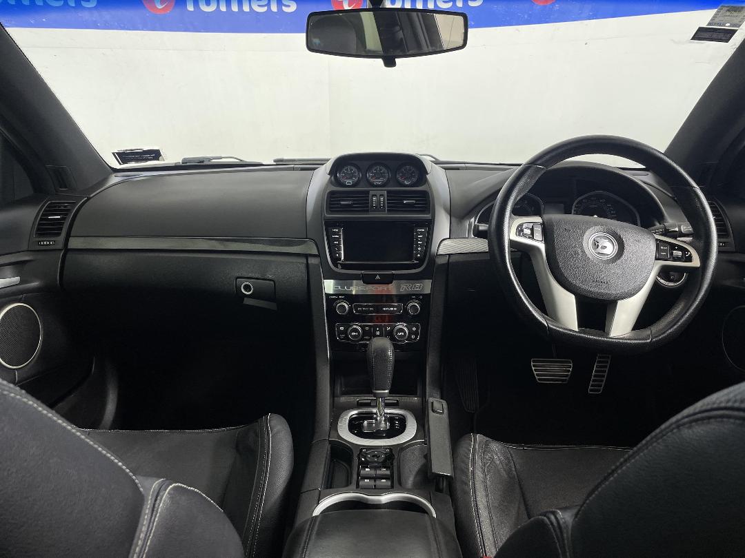 Photo '17' of Holden Commodore Photo '17' of Holden Commodore