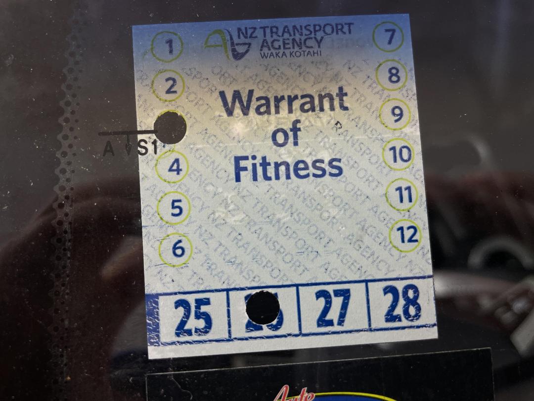 Photo '23' of Holden Commodore Photo '23' of Holden Commodore