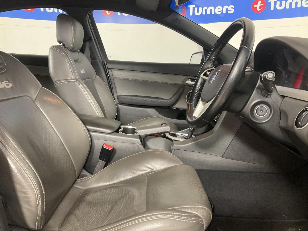 Photo '16' of Holden Commodore Photo '16' of Holden Commodore