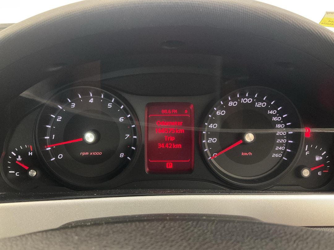 Photo '21' of Holden Commodore Photo '21' of Holden Commodore