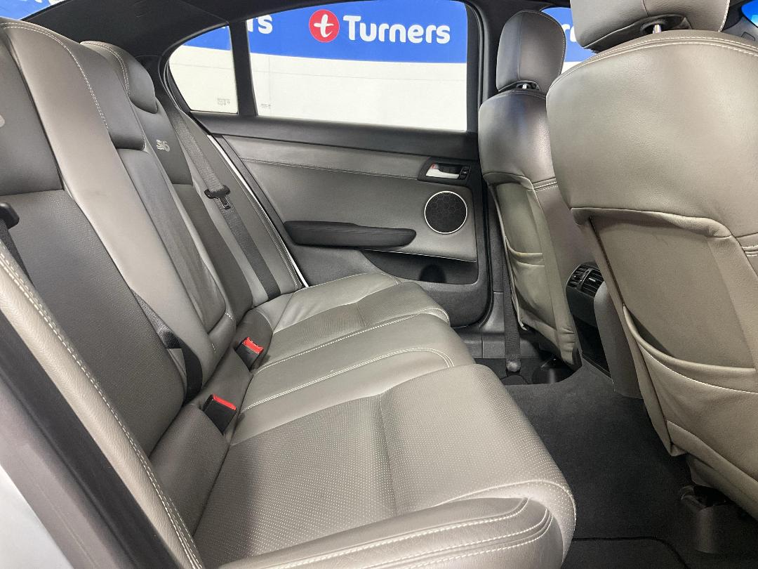 Photo '20' of Holden Commodore Photo '20' of Holden Commodore