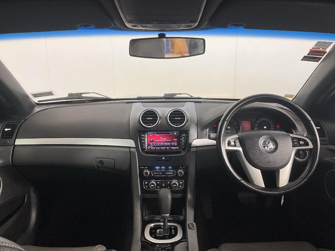 Photo '17' of Holden Commodore Photo '17' of Holden Commodore