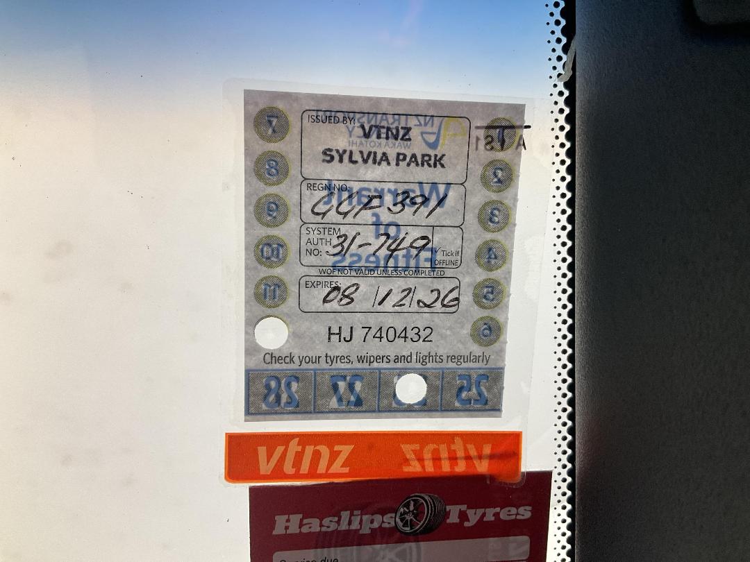 Photo '23' of Holden Commodore Photo '23' of Holden Commodore